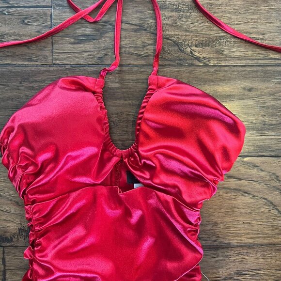 NWT $139 B DARLIN Formal Dress Size 1/2 Juniors Red Satin Keyhole Halter Gown XS - Picture 5 of 16